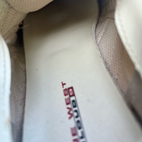 Nine West Burgundy and Cream Sneakers Cloud 9 Size 51/2 Women's Burgandy Y2K - Picture 11 of 11